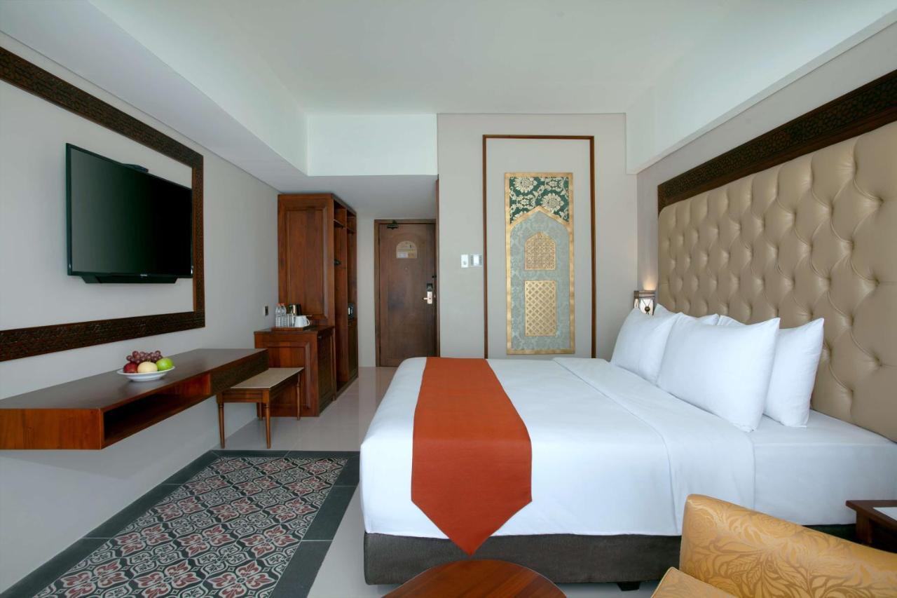 Alhambra Hotel & Convention, BW Signature Collection تاسيكمالايا المظهر الخارجي الصورة
