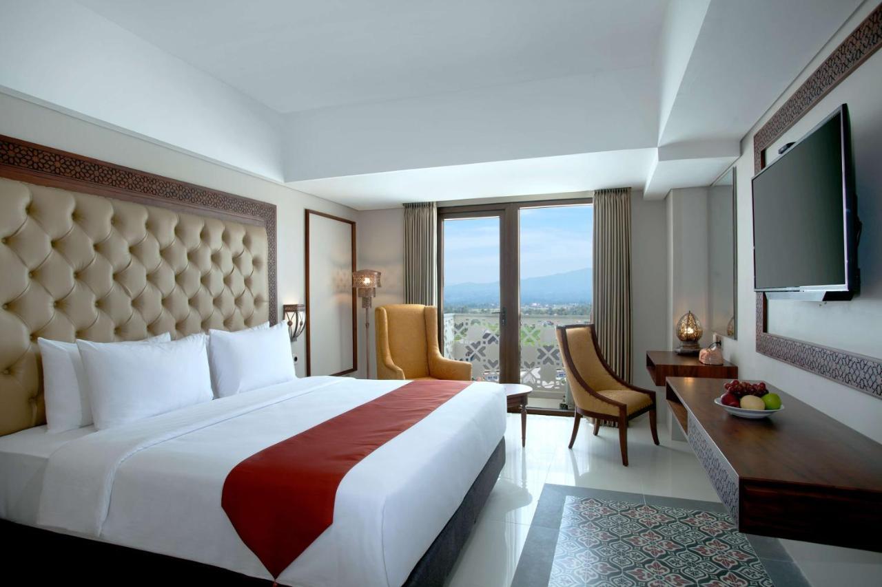 Alhambra Hotel & Convention, BW Signature Collection تاسيكمالايا المظهر الخارجي الصورة